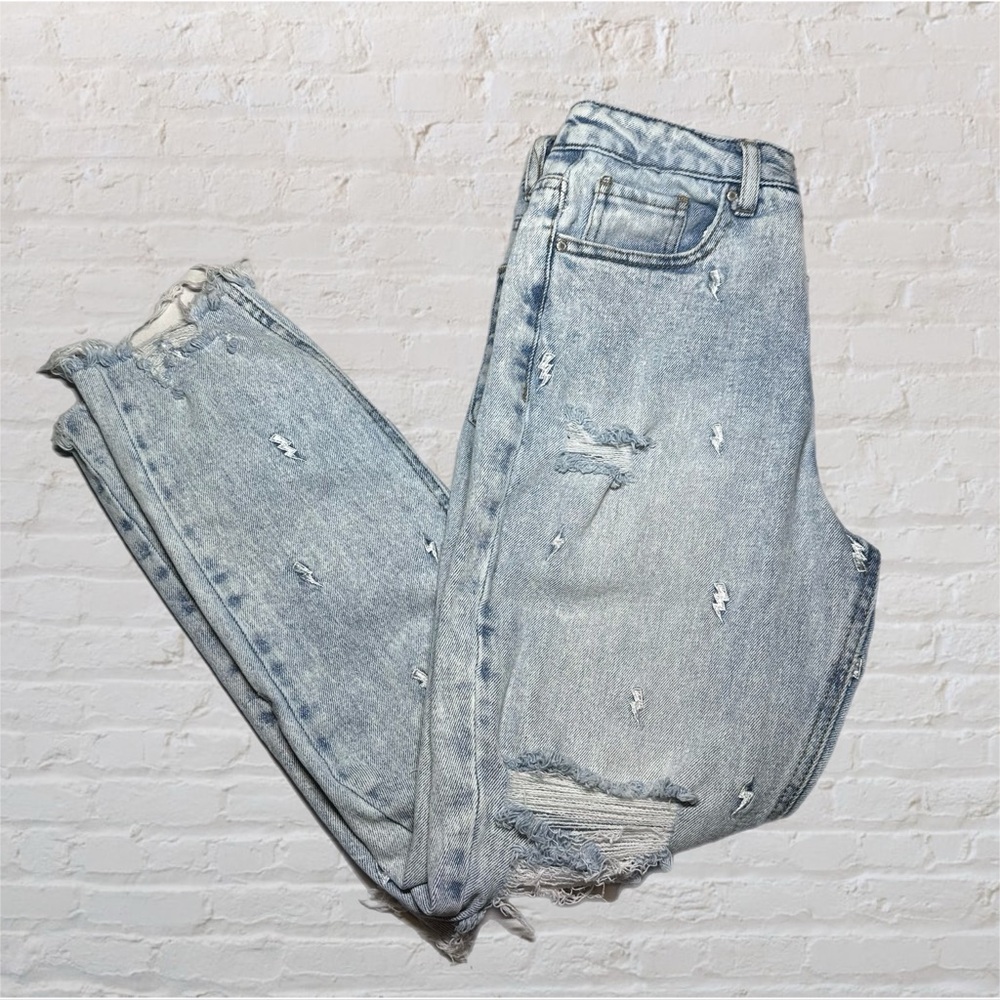Tinseltown Light Blue Lightning Bolt Embroidered Pattern Jeans in Junior’s 5